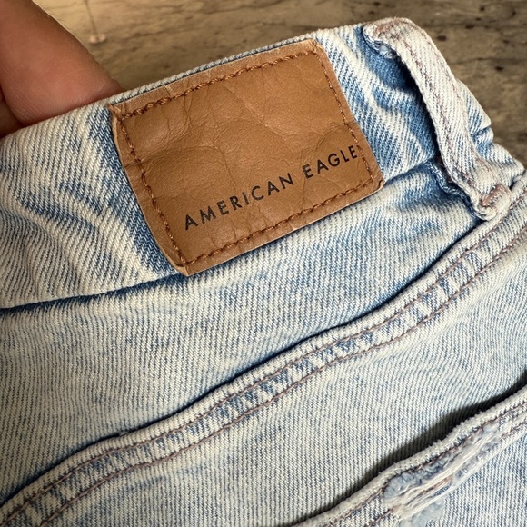🤍 NEW WITH TAGS! American Eagle Outfitters Blue Distressed Jean Shorts - Picture 8 of 11